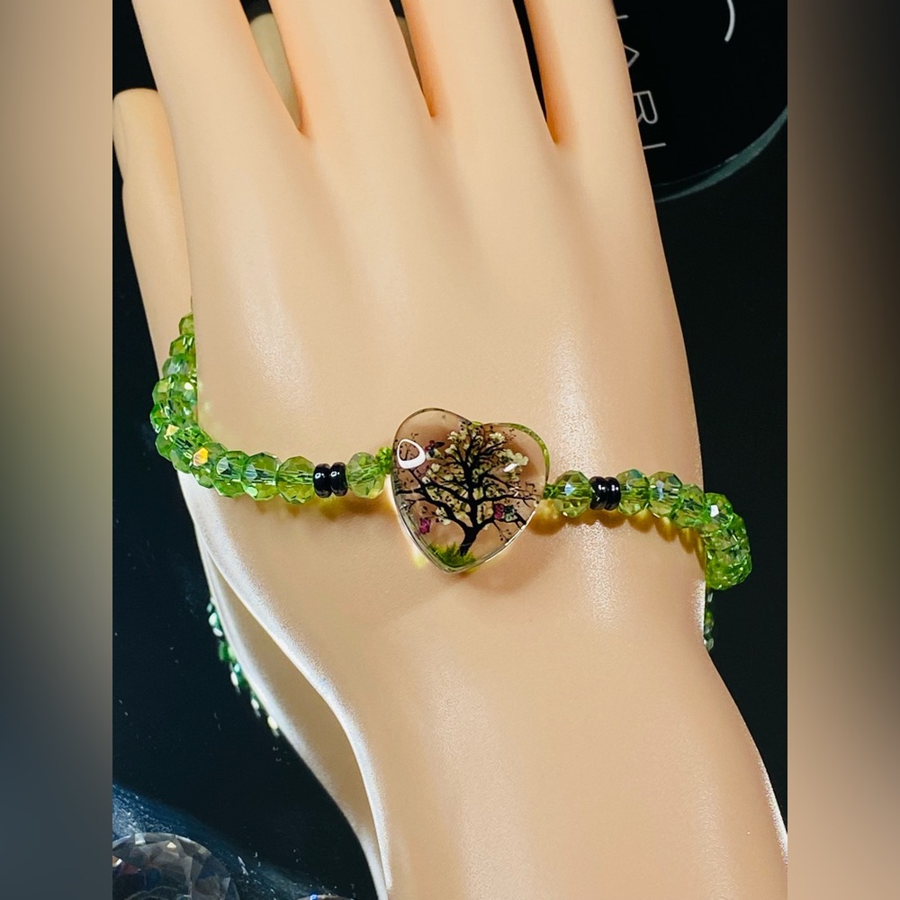 New Bracelet made thread ajustable pretty Crystal heart with, tree of Life/